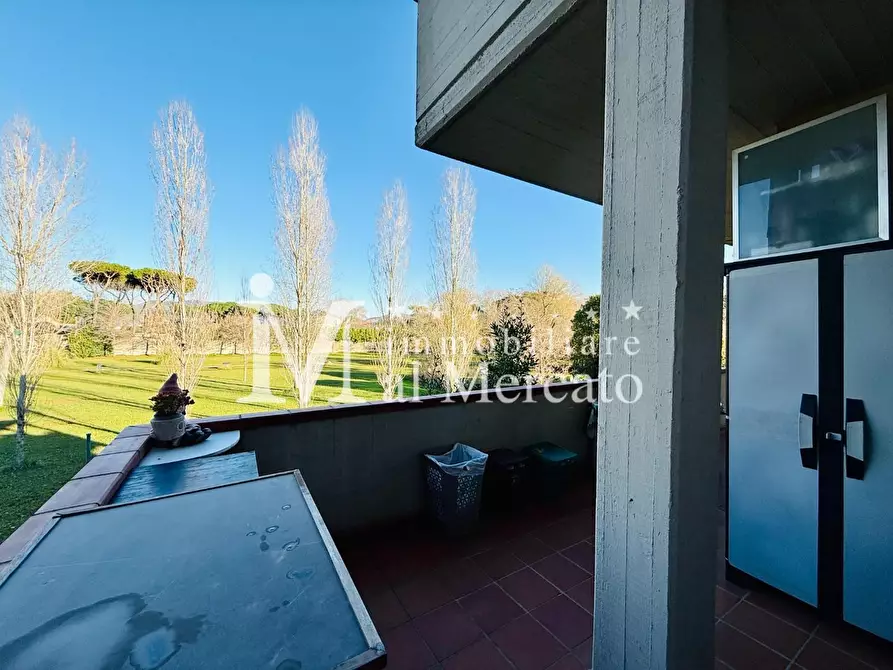 Immagine 5 di Appartamento in vendita  a Viareggio