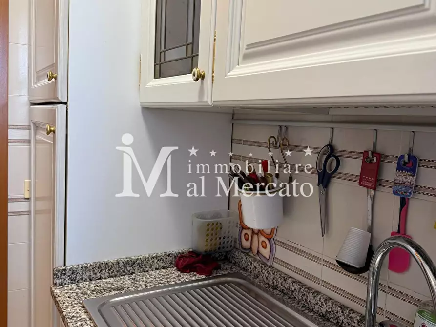 Immagine 12 di Appartamento in vendita  a Viareggio