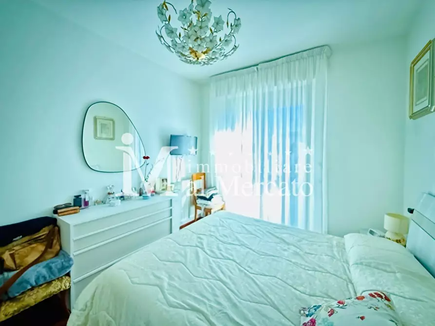 Immagine 19 di Appartamento in vendita  a Viareggio