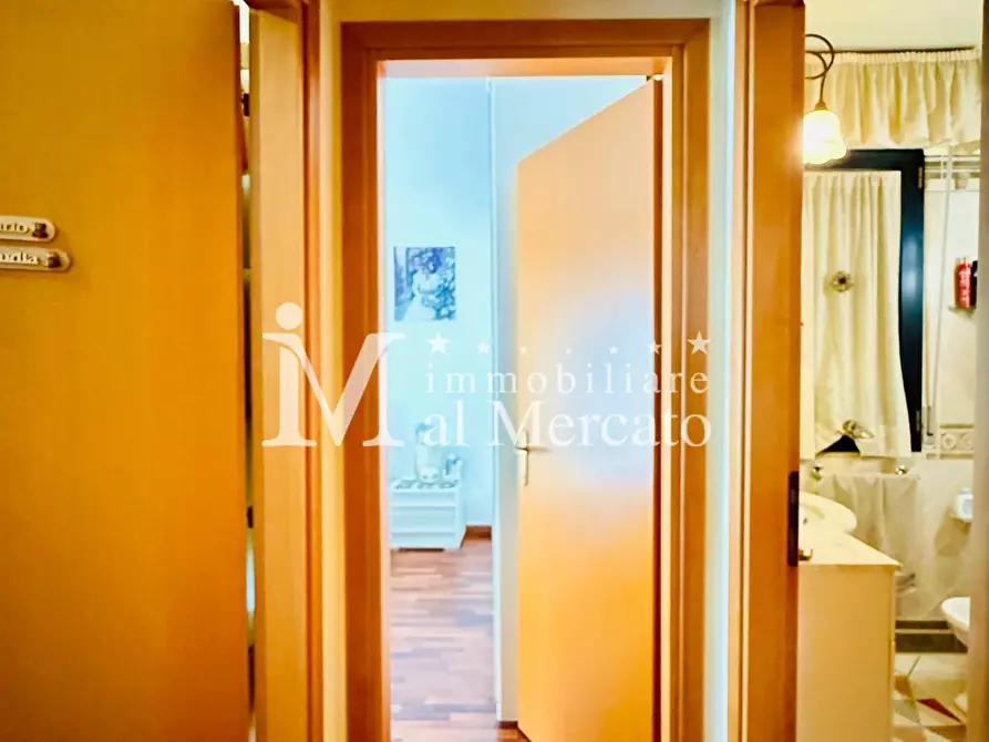 Immagine 31 di Appartamento in vendita  a Viareggio