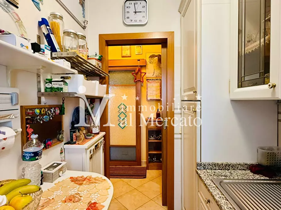 Immagine 14 di Appartamento in vendita  a Viareggio