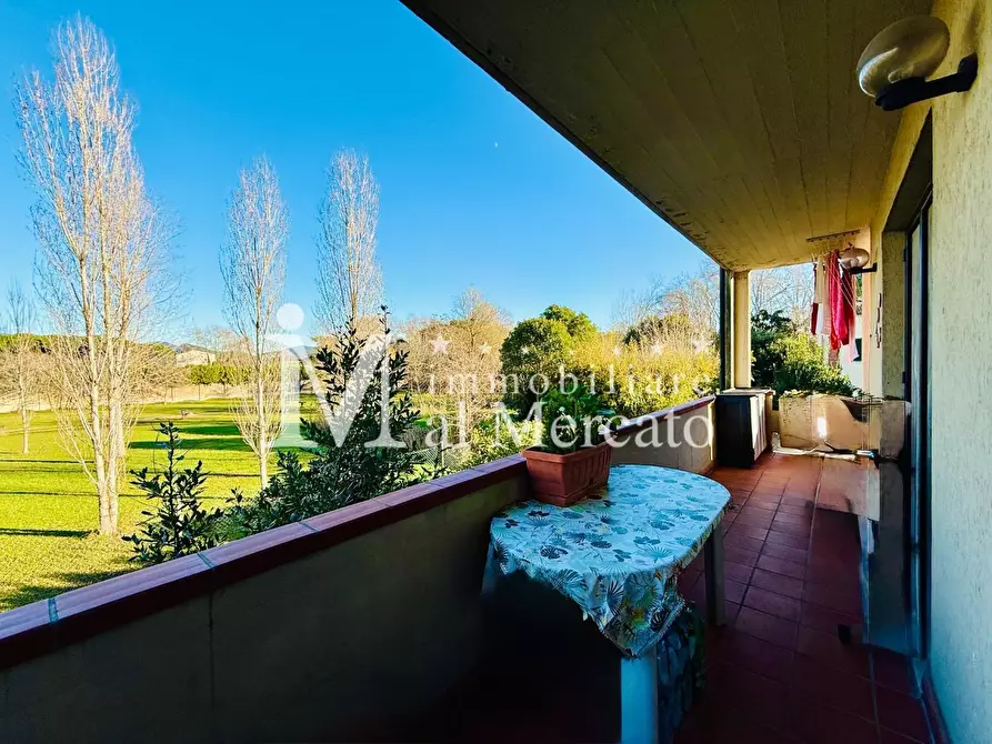 Immagine 1 di Appartamento in vendita  a Viareggio