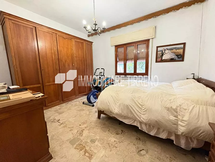 Immagine 6 di Casa indipendente in vendita  a Massa