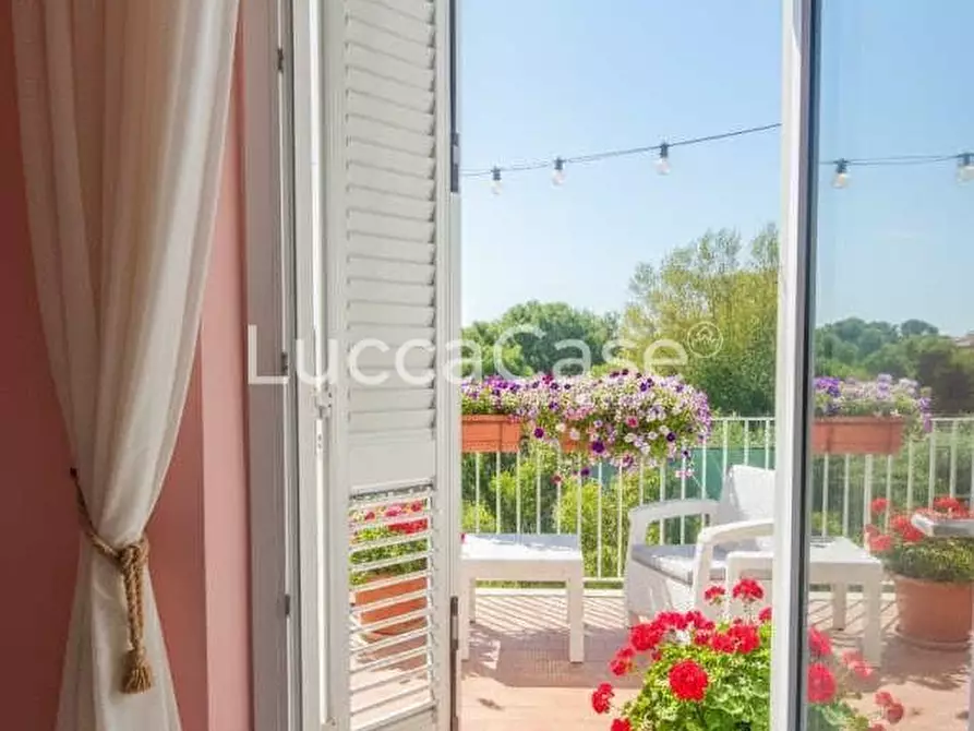 Immagine 3 di Casa bifamiliare in vendita  a Lucca