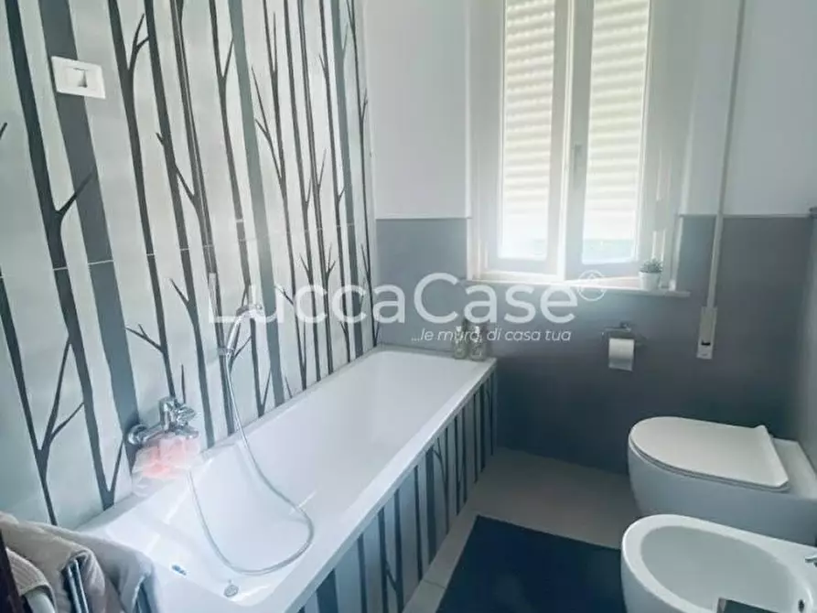 Immagine 16 di Casa bifamiliare in vendita  a Lucca