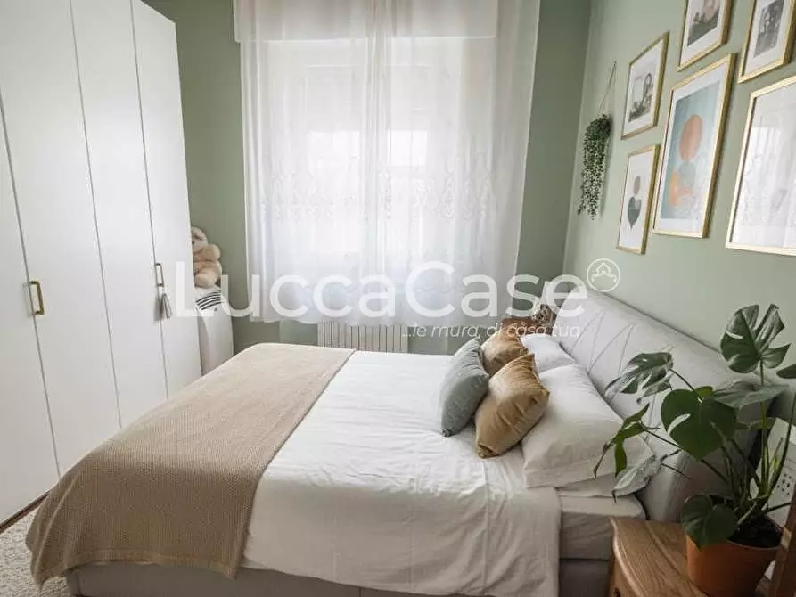 Immagine 11 di Casa bifamiliare in vendita  a Lucca