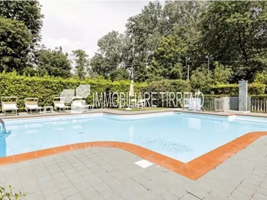 Immagine 2 di Appartamento in vendita  a Massa