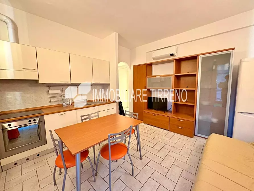 Immagine 4 di Appartamento in vendita  a Massa