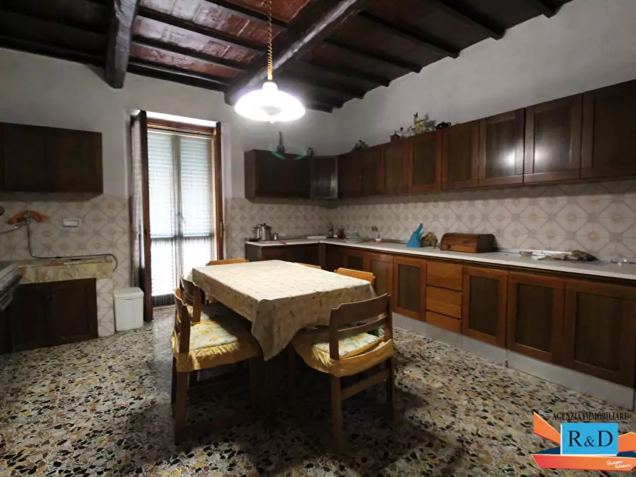 Immagine 11 di Casa indipendente in vendita  a Colle Di Val D'elsa