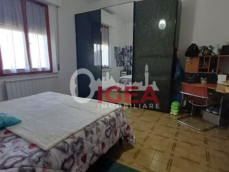 Immagine 9 di Casa colonica in vendita  a Montepulciano