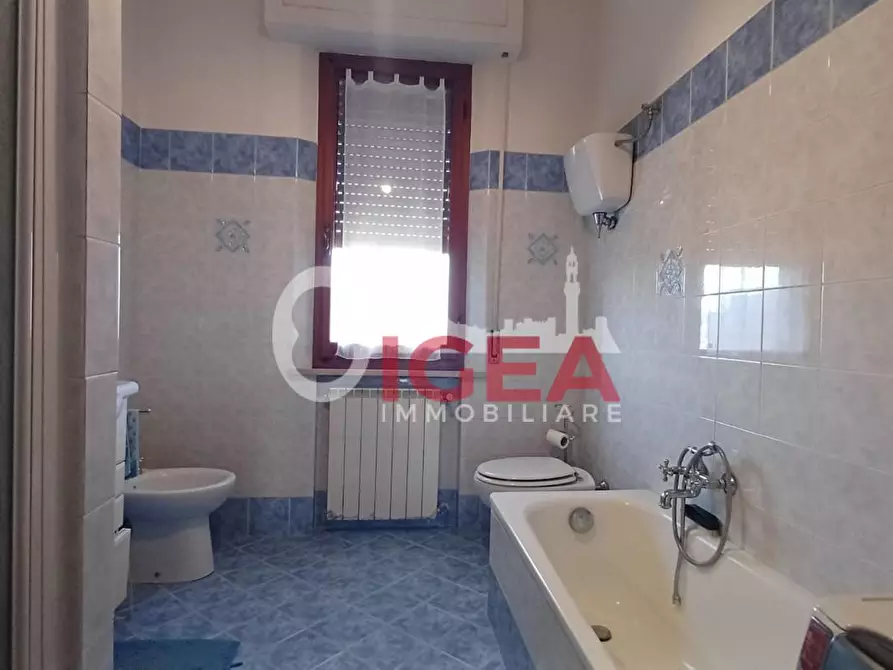 Immagine 16 di Casa colonica in vendita  a Montepulciano