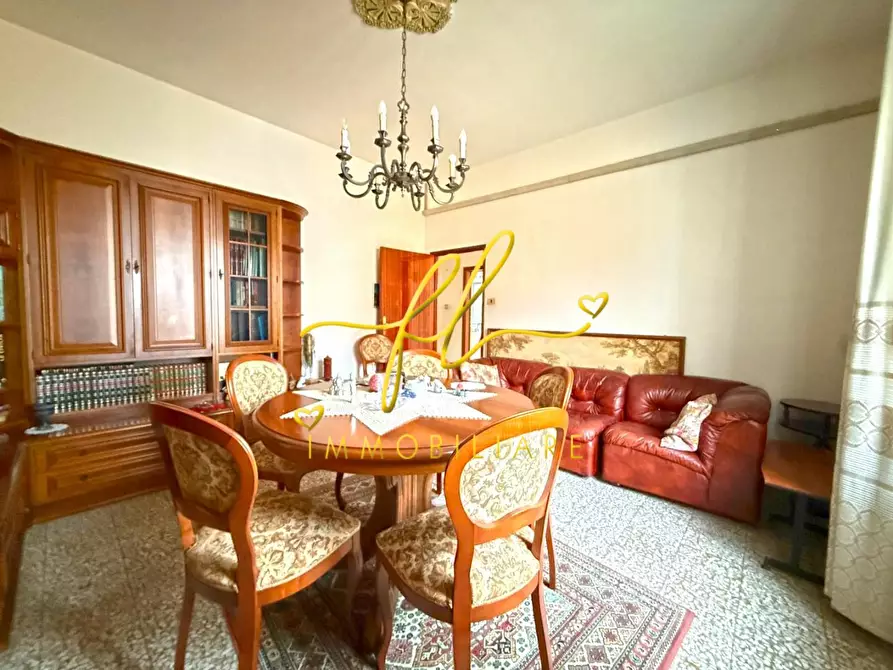 Immagine 2 di Appartamento in vendita  a Cecina