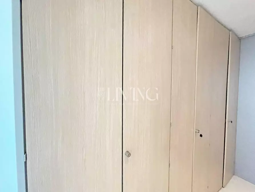 Immagine 17 di Ufficio in affitto  a Lucca