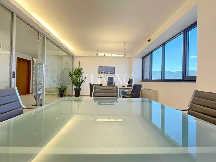 Immagine 14 di Ufficio in affitto  a Lucca