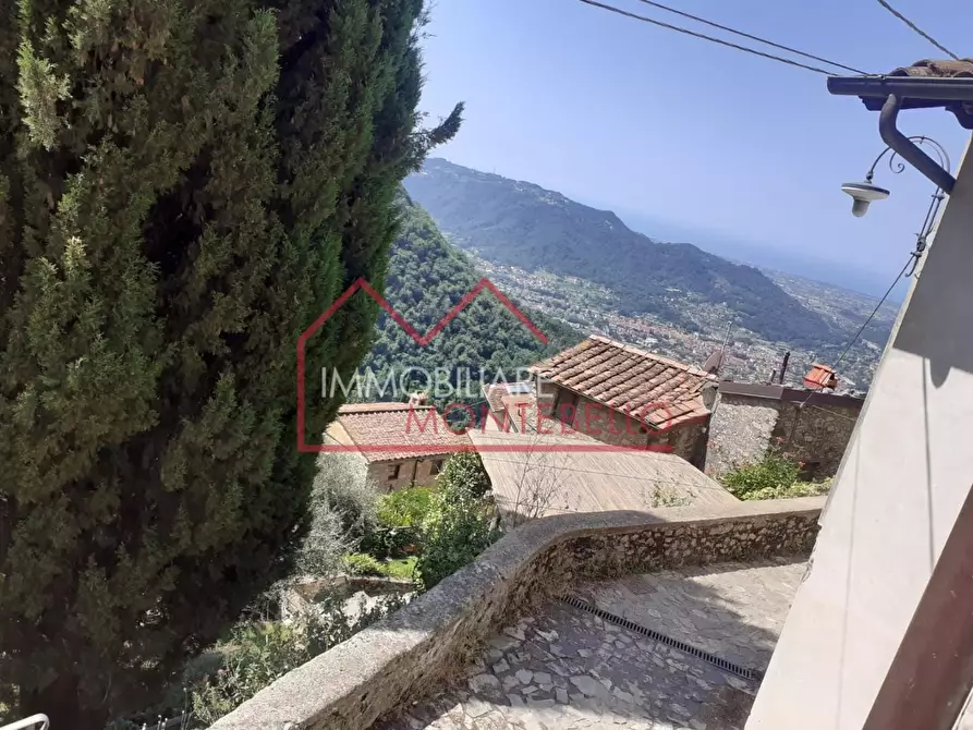 Immagine 33 di Rustico / casale in vendita  a Camaiore