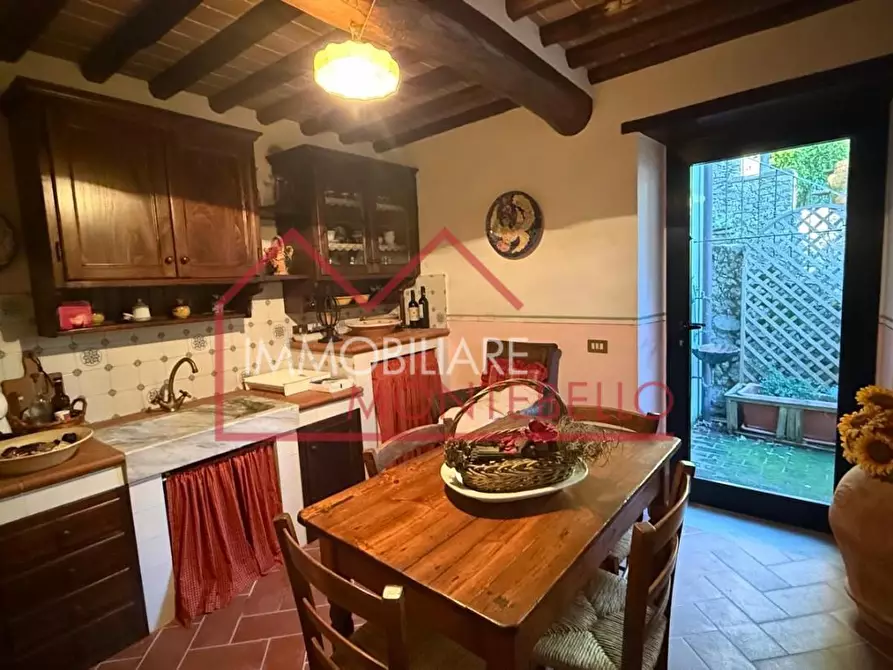 Immagine 8 di Rustico / casale in vendita  a Camaiore