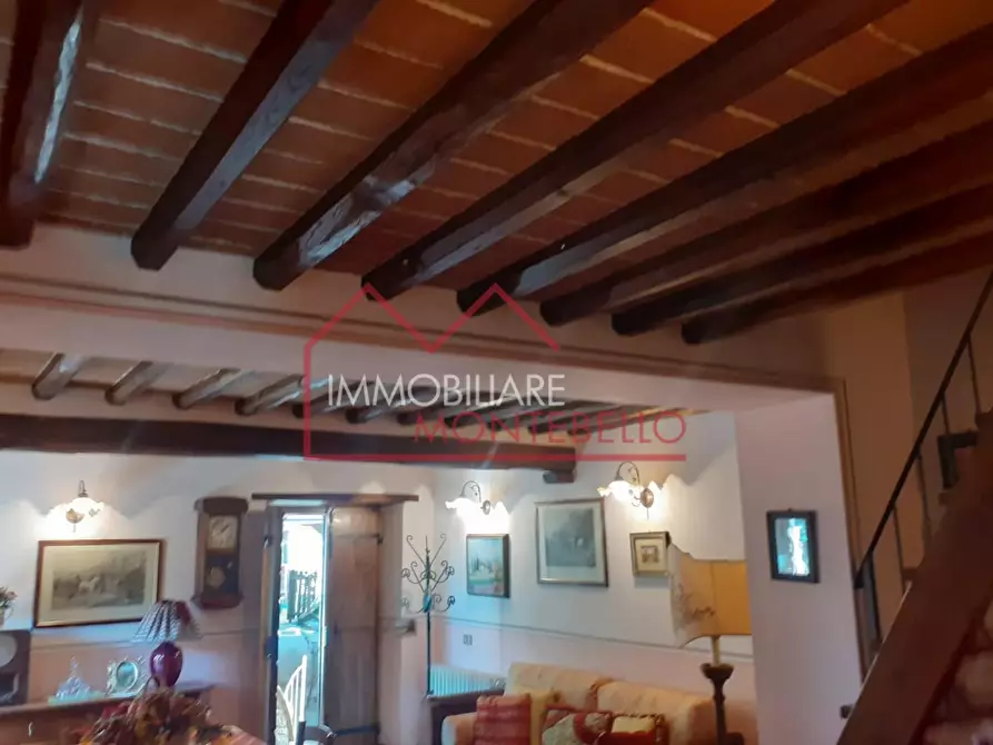 Immagine 21 di Rustico / casale in vendita  a Camaiore