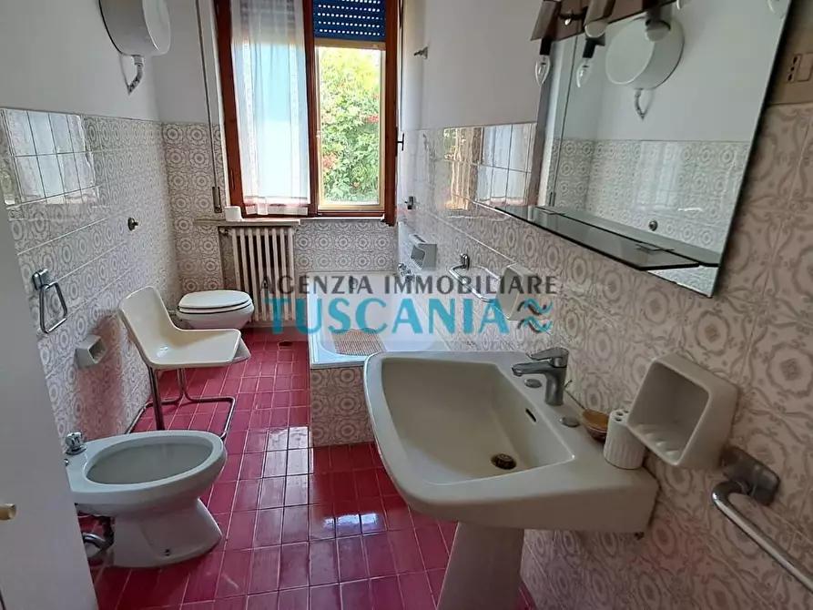 Immagine 29 di Casa indipendente in vendita  a Cecina