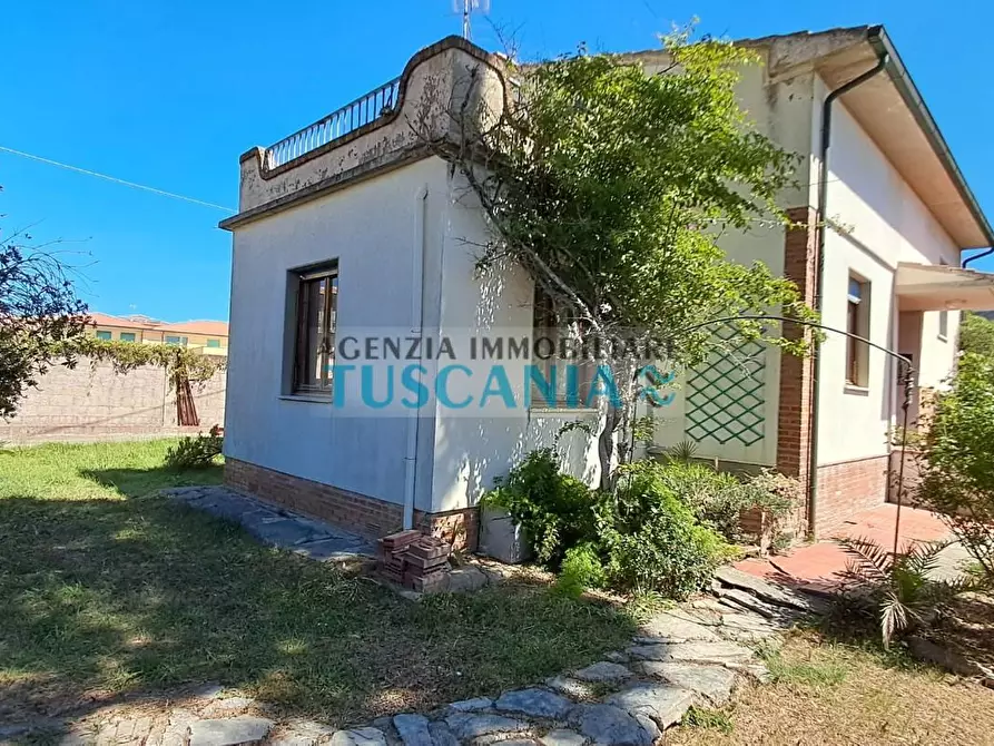 Immagine 1 di Casa indipendente in vendita  a Cecina