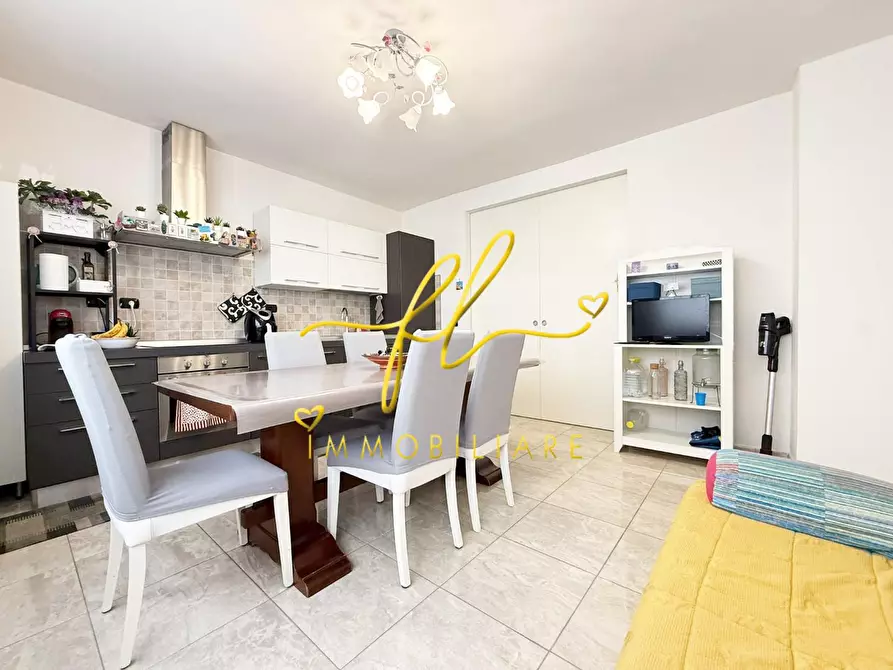 Immagine 9 di Appartamento in vendita  a Cecina