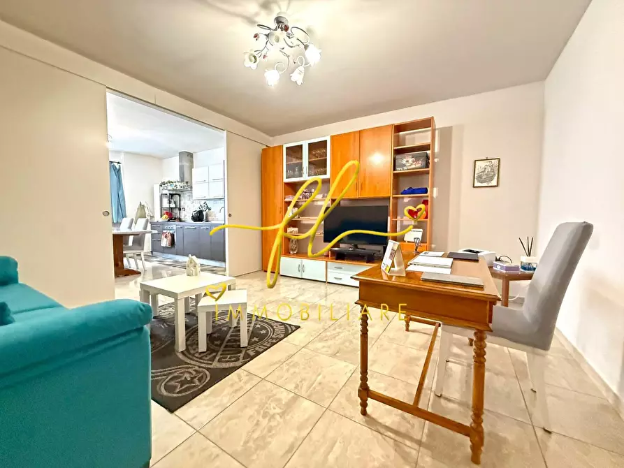 Immagine 3 di Appartamento in vendita  a Cecina