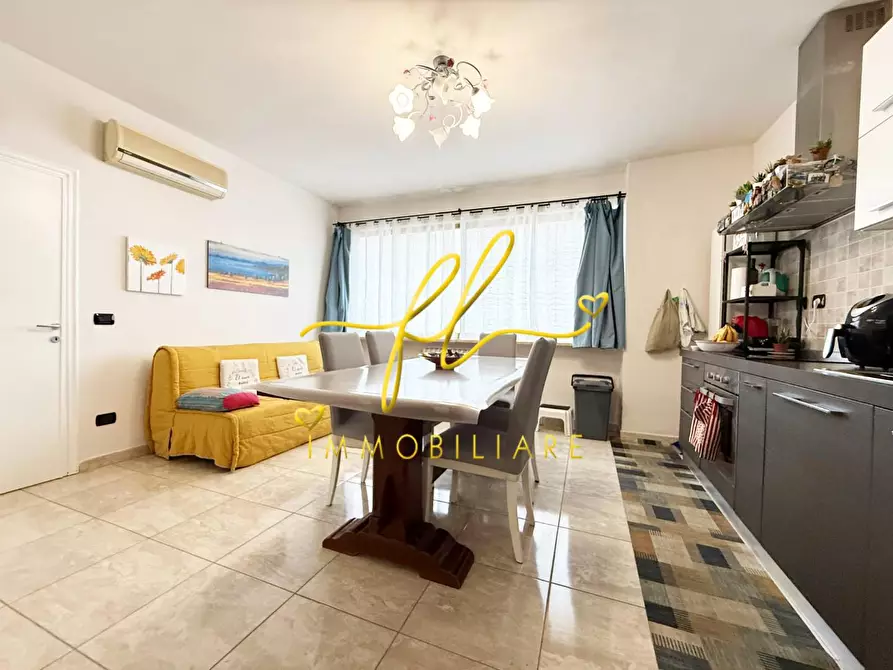 Immagine 8 di Appartamento in vendita  a Cecina