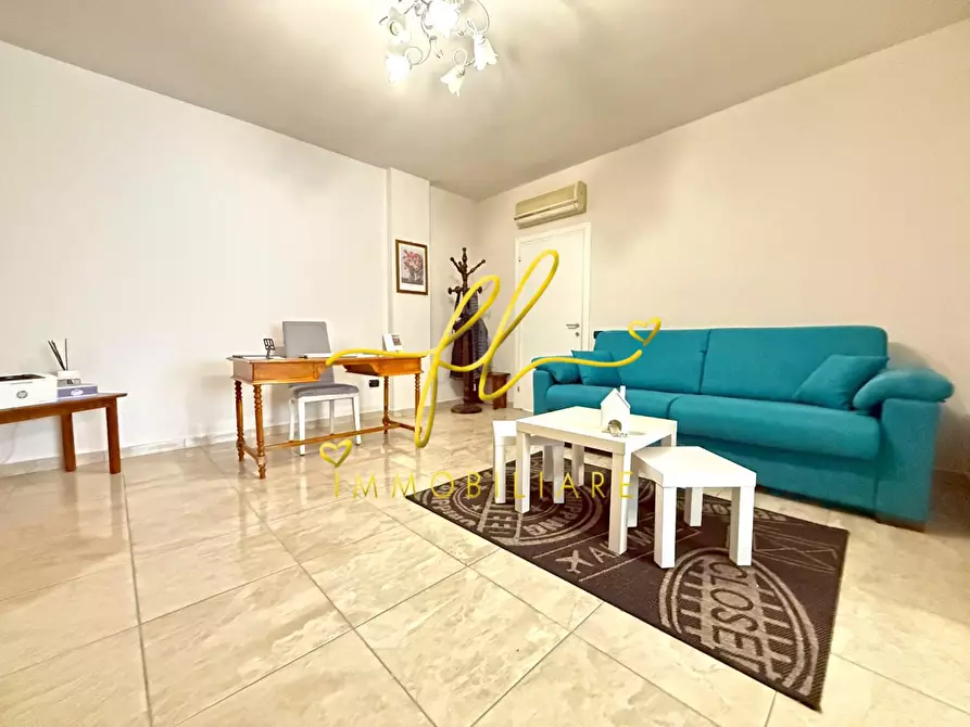 Immagine 2 di Appartamento in vendita  a Cecina