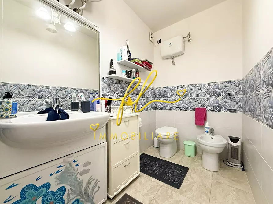 Immagine 18 di Appartamento in vendita  a Cecina