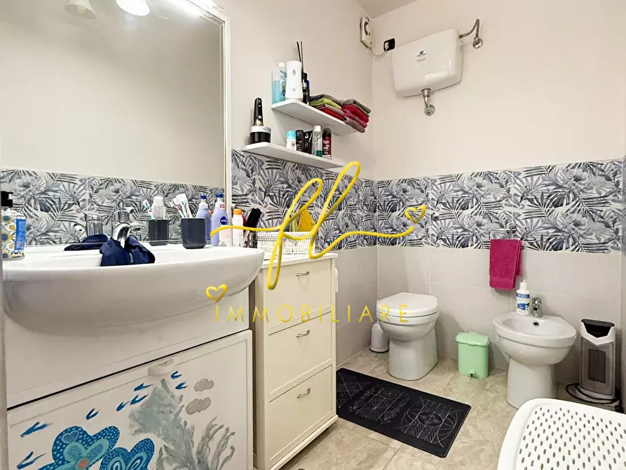 Immagine 17 di Appartamento in vendita  a Cecina