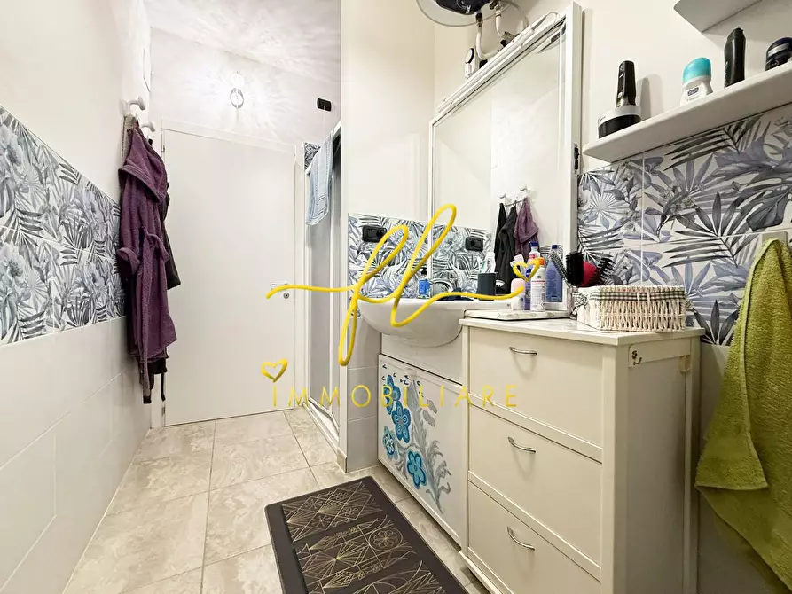 Immagine 21 di Appartamento in vendita  a Cecina