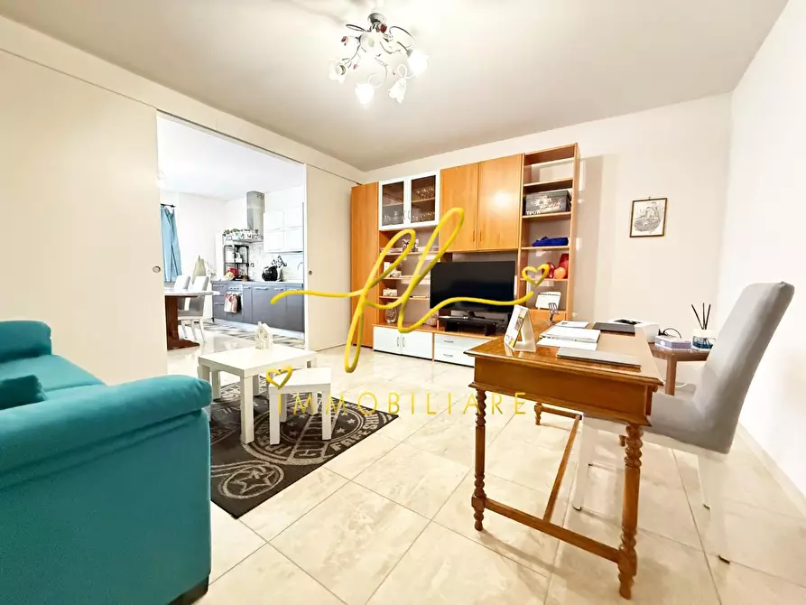 Immagine 1 di Appartamento in vendita  a Cecina