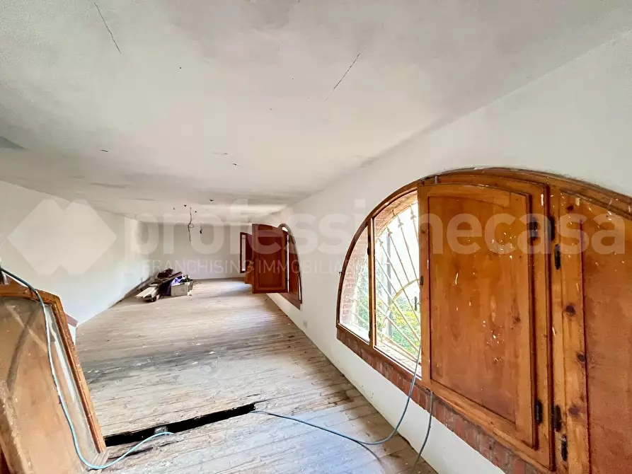 Immagine 33 di Rustico / casale in vendita  a Calci