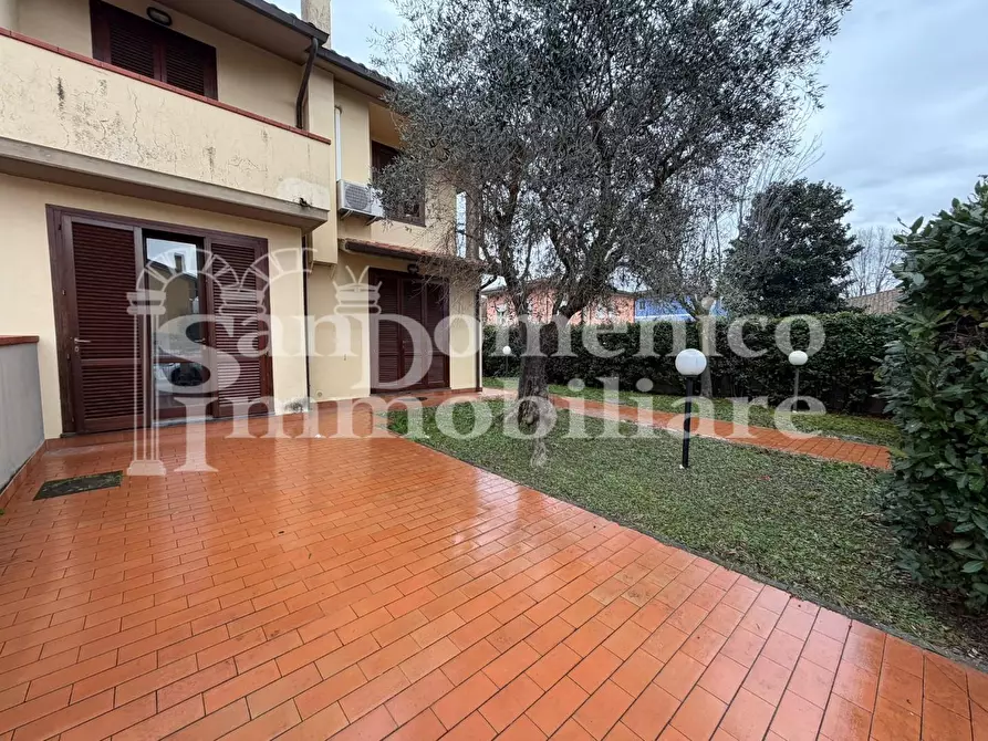 Immagine 32 di Villetta a schiera in vendita  a Cascina