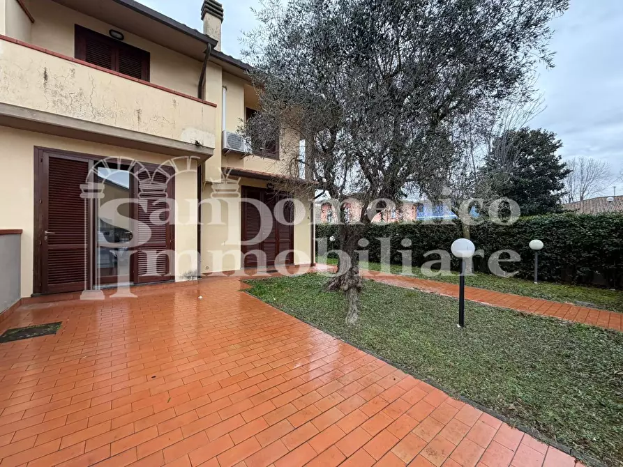 Immagine 31 di Villetta a schiera in vendita  a Cascina