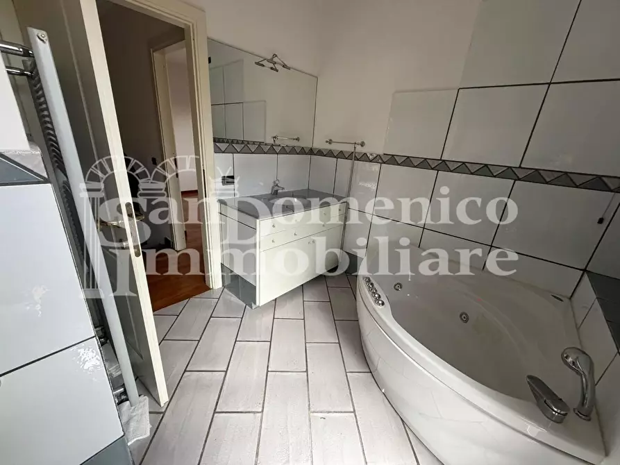 Immagine 16 di Villetta a schiera in vendita  a Cascina