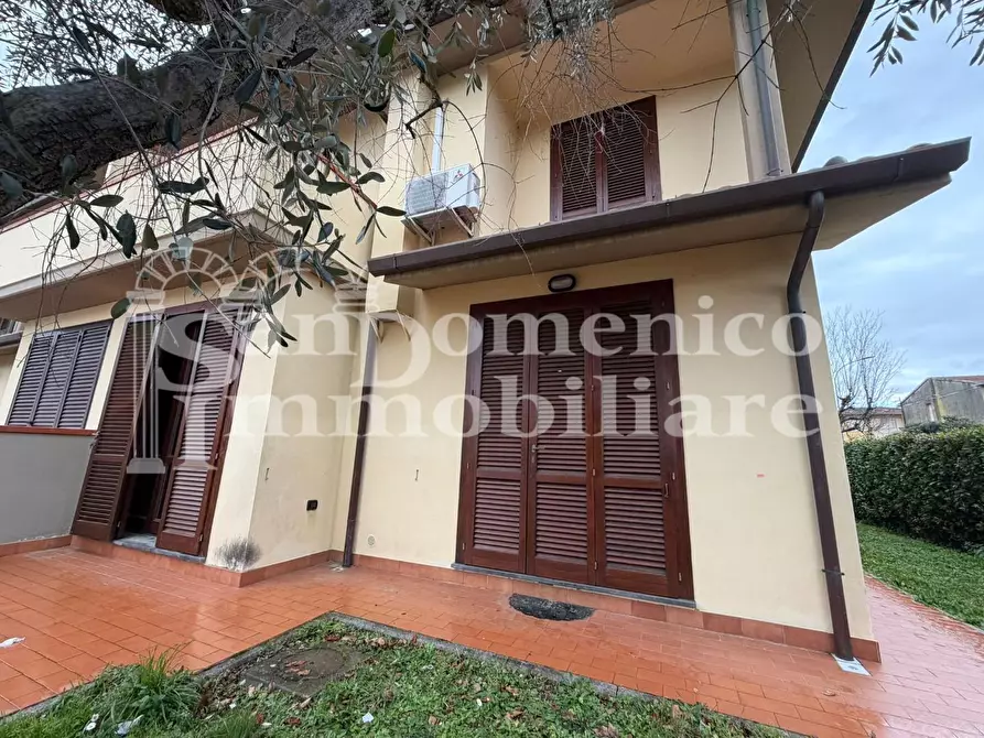 Immagine 29 di Villetta a schiera in vendita  a Cascina