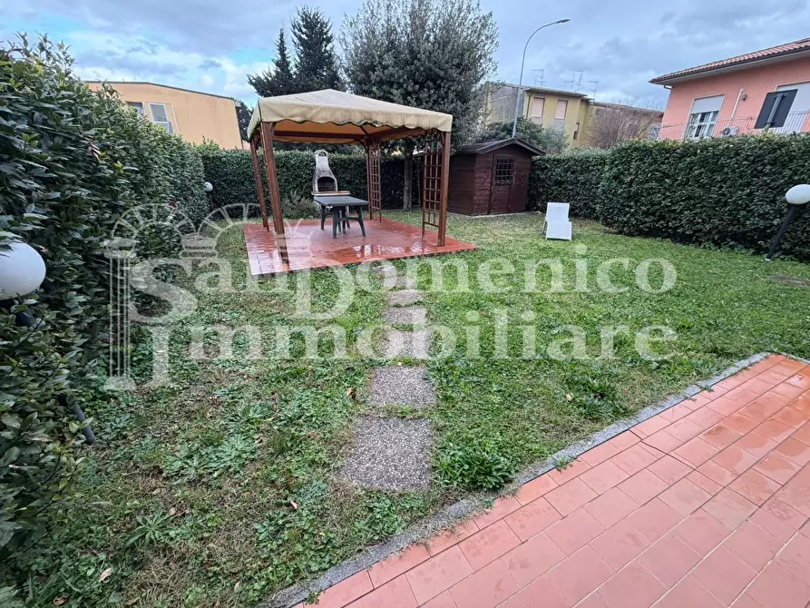 Immagine 2 di Villetta a schiera in vendita  a Cascina