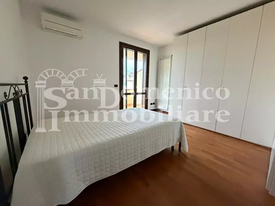 Immagine 21 di Villetta a schiera in vendita  a Cascina