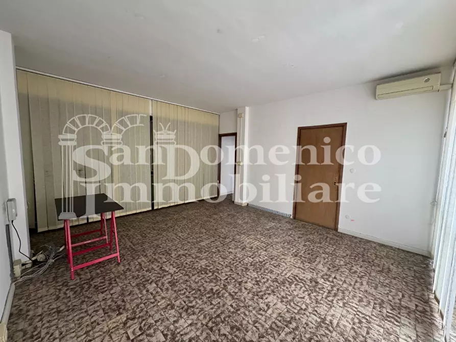 Immagine 8 di Ufficio in affitto  a Cascina