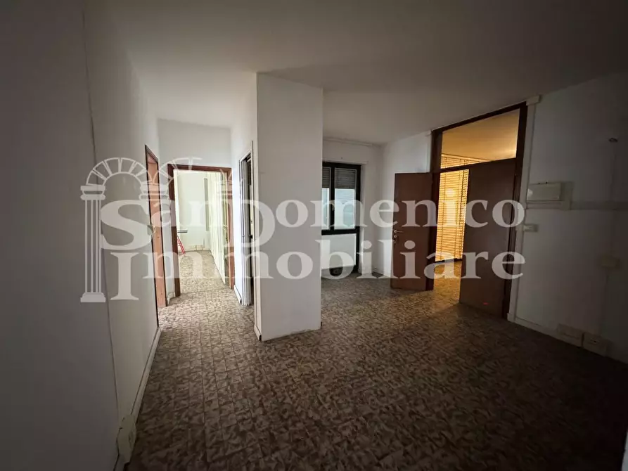 Immagine 13 di Ufficio in affitto  a Cascina