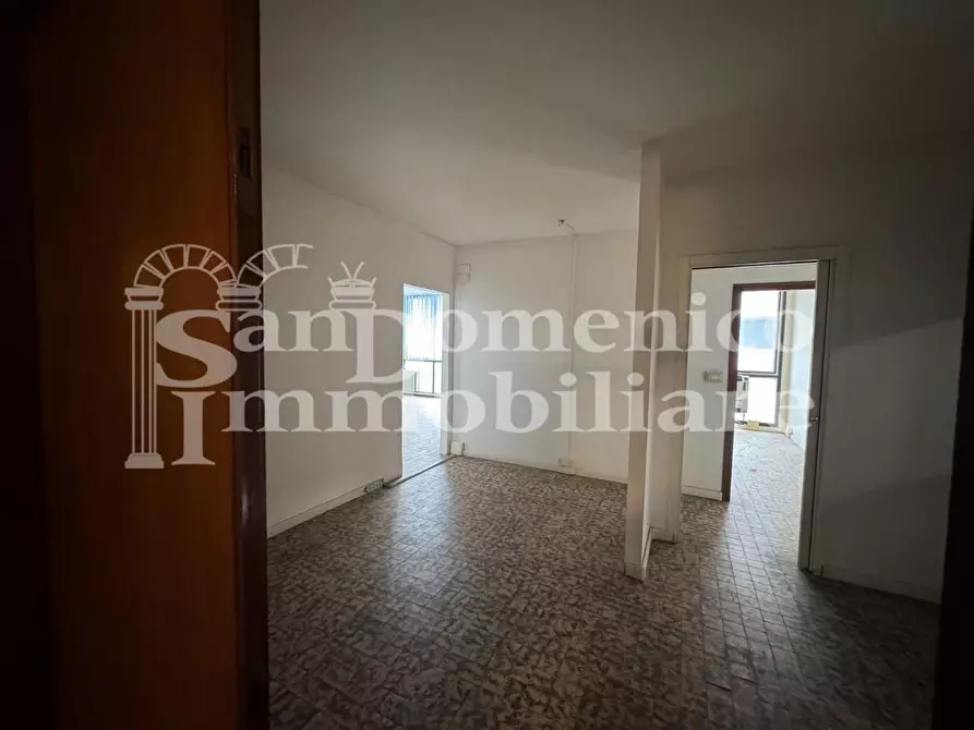 Immagine 11 di Ufficio in affitto  a Cascina