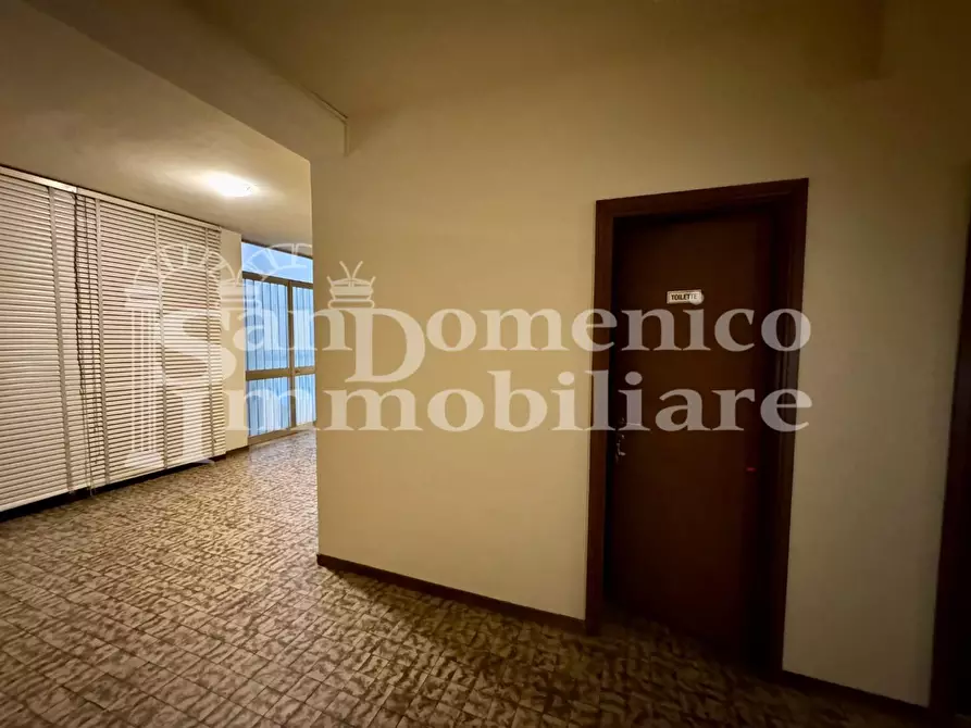 Immagine 17 di Ufficio in affitto  a Cascina