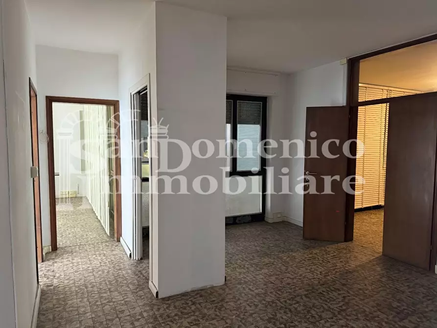 Immagine 1 di Ufficio in affitto  a Cascina