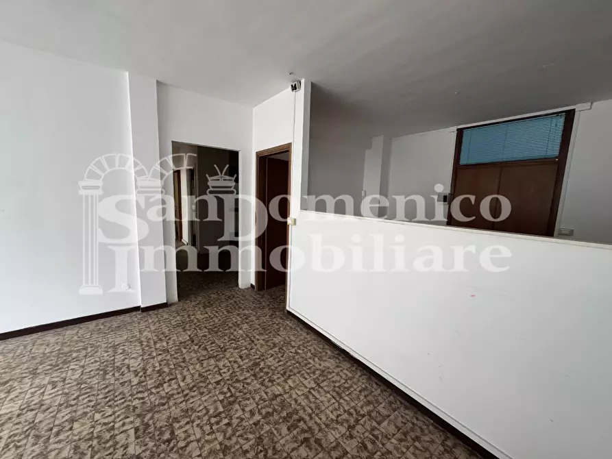 Immagine 14 di Ufficio in affitto  a Cascina