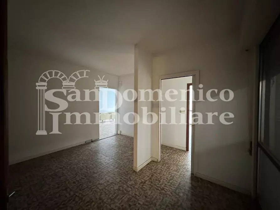 Immagine 9 di Ufficio in affitto  a Cascina