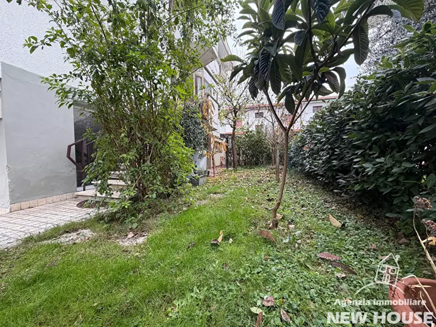 Immagine 69 di Appartamento in vendita  a Pisa