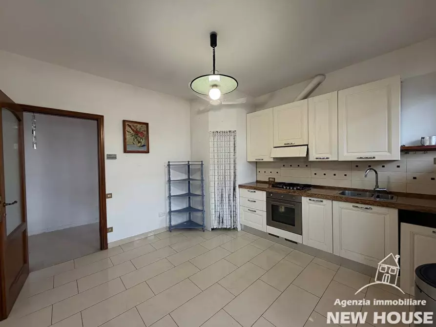 Immagine 10 di Appartamento in vendita  a Pisa