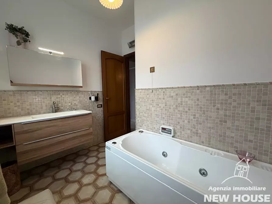 Immagine 49 di Appartamento in vendita  a Pisa