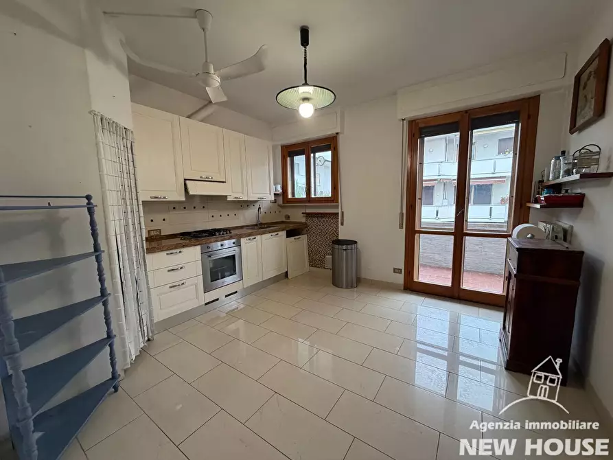 Immagine 5 di Appartamento in vendita  a Pisa