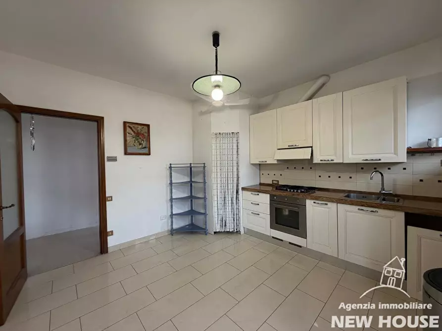 Immagine 11 di Appartamento in vendita  a Pisa